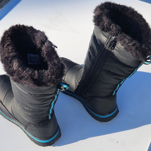 Kids Zip Up Fuzzy Snow Boot - Size 1 - Picture 4 of 13